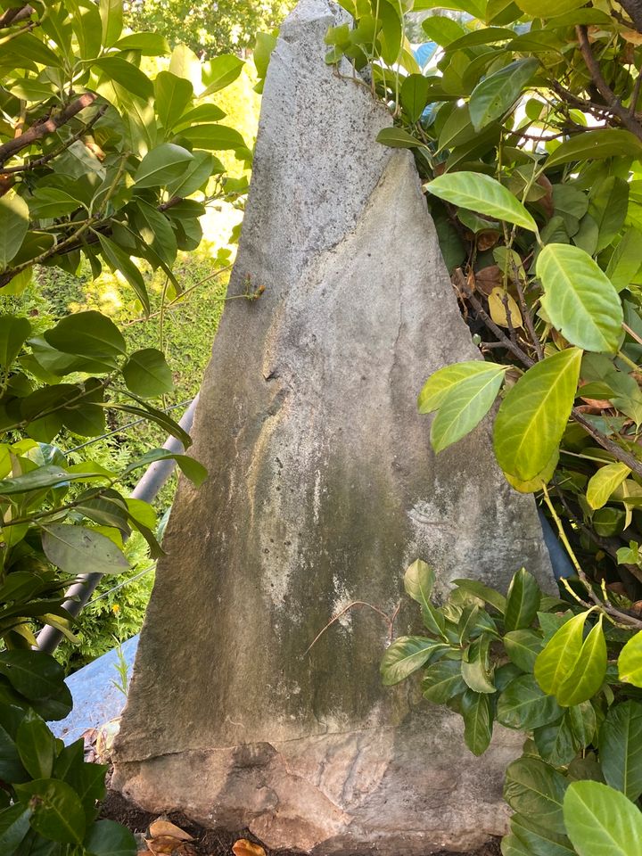 Granitstein Dreiecksform in Stuttgart