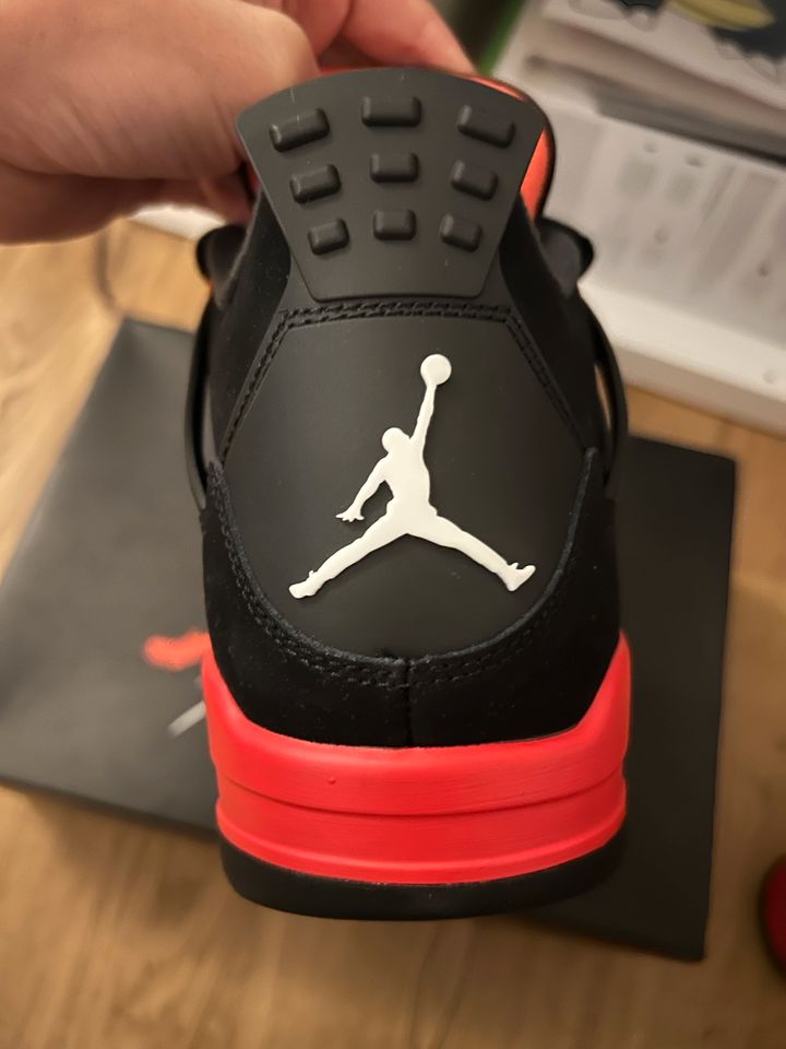 Jordan 4 Red Thunder EU42,5 in Stuttgart