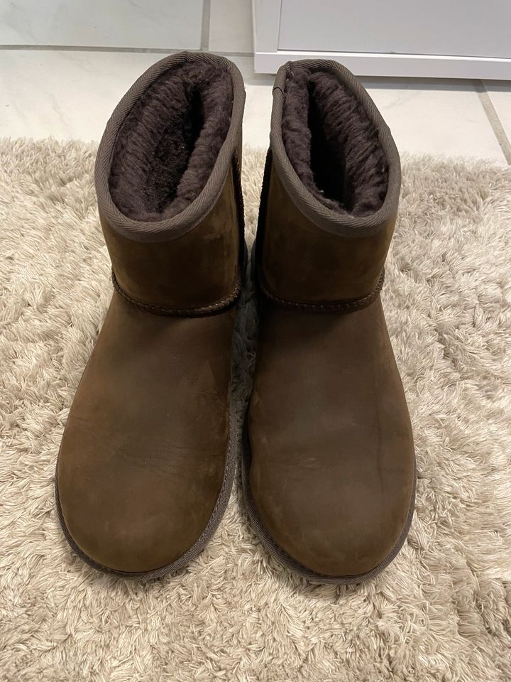 UGGs Braun Leder Gr.39 in Bielefeld