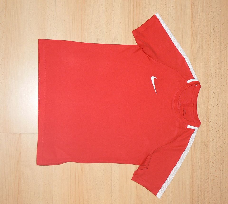 Nike DRI-FIT Kinder T-Shirt 137-147 cm M Sport in Köln