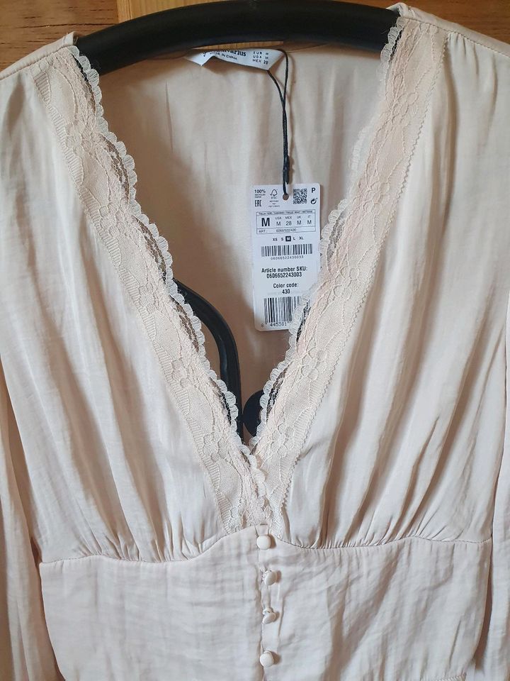 Stradivarius Bluse, Shirt Gr S/M ,36/38, mit Spitze croptop neu in Flammersfeld