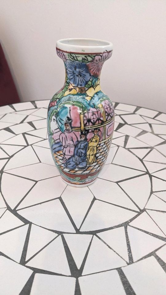 Vintage Porzellan Vase China Retro/Antik in Köln