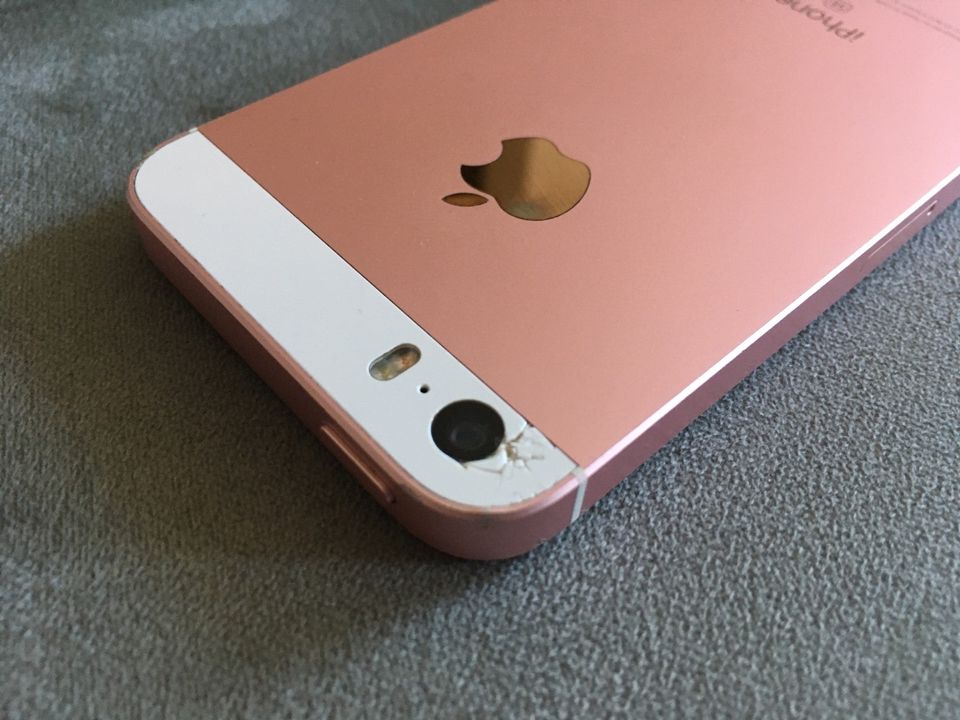Apple iPhone SE 32 GB Rose Gold Weiß Defekt in Wuppertal