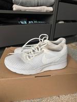 Weißer Nike Schuh 42 Hannover - Ricklingen Vorschau
