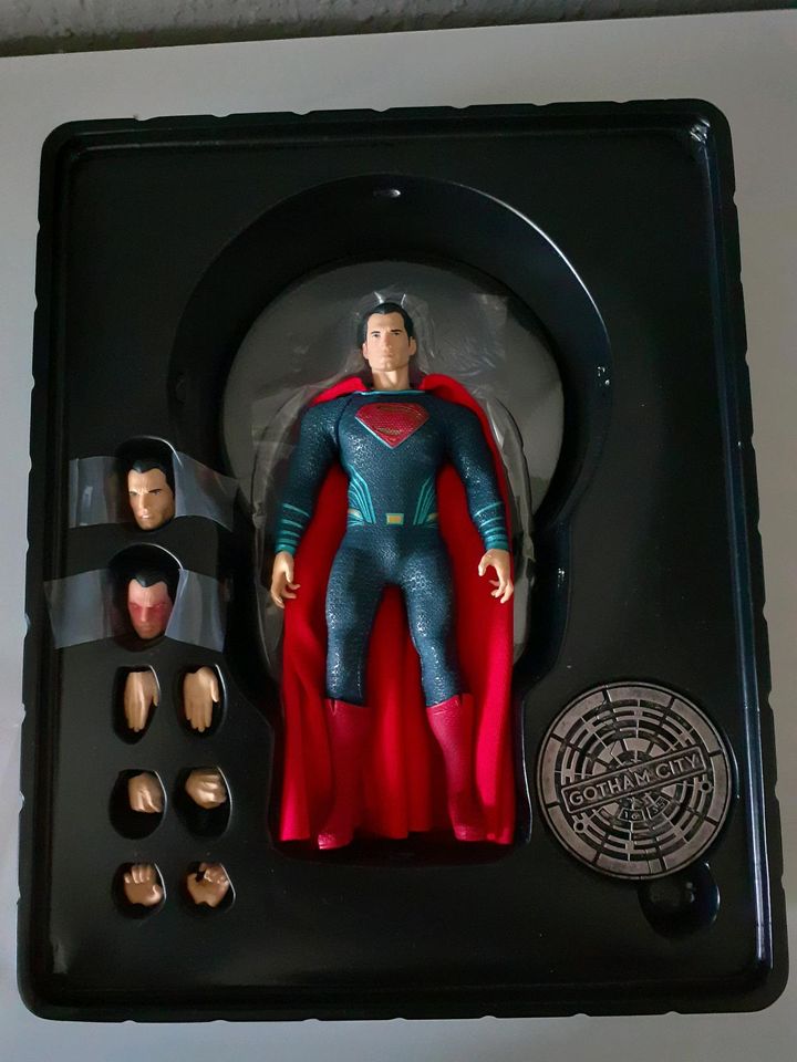 Mezco One:12 Superman DC BvS Dawn of Justice Actionfigur in Hamburg