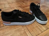 PUMA Damen Jada Sneaker Schuh Gr. 38 *wNeu* Nordrhein-Westfalen - Essen-Haarzopf Vorschau