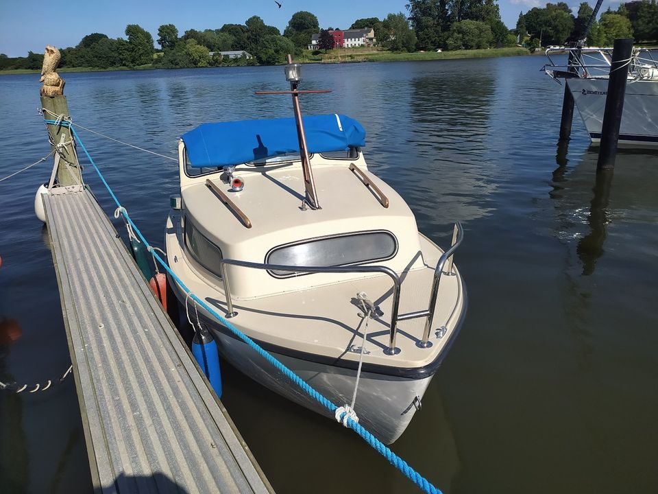 LM 16; Kajütboot; Boot; Motorboot in Berlin