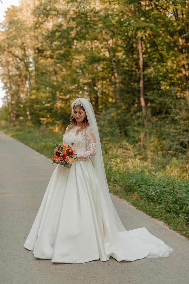 Hochzeitskleid/ Traumkleid mit verstecktes Korsett (Gr: 38-40-42) in Worbis