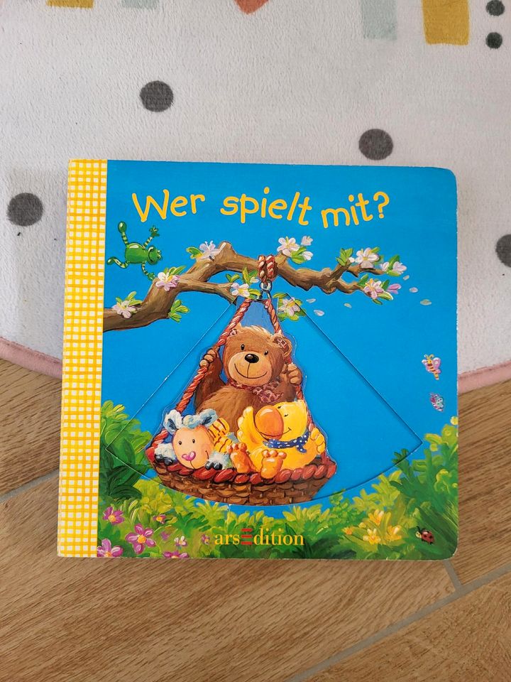 Buch "Wer spielt mit?", für Kinder, Schiebeelemente, mitmachen in Alzey