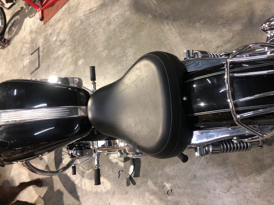 Harley Sportster Custom schwarz Vergaser 1.Hand in Hamburg