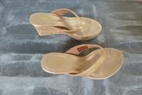 UGG Sandalen Zehentrenner Keilabsatz Pumps W Natassia Gr. 36 Bayern - Vaterstetten Vorschau