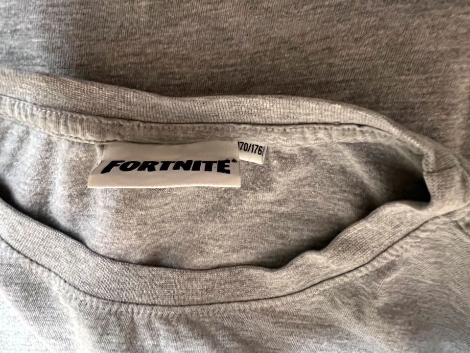 „Verkaufe,Original Pullover/Langarmshirt *Fortnite* Gr.170/176“ in Geislingen an der Steige