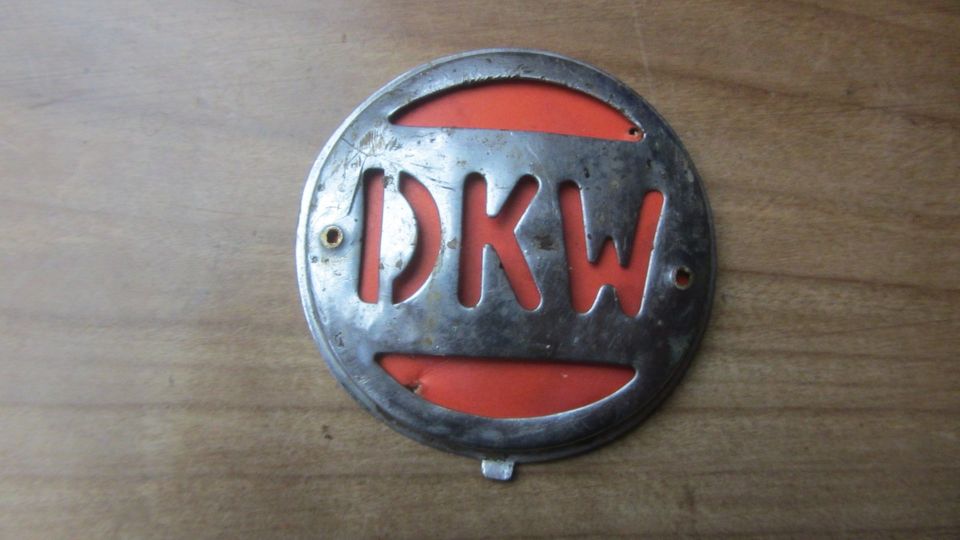 DKW-Emblem Metall verchromt für DKW-Motorrad in Gaggenau