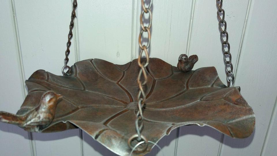 Vogeltränke Vogelfutterstelle Vogelbad Kette Metall NEU in Bissendorf