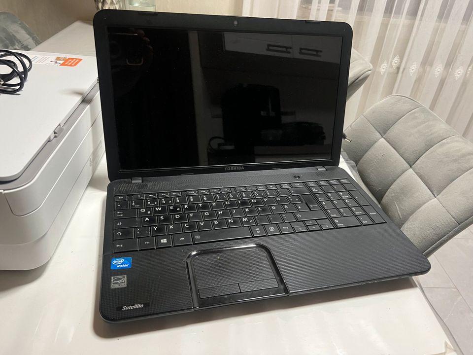 Toshiba Sattelite C850-1LX NOTEBOOK 15,6 Zoll in Köln