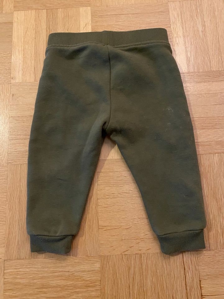 Stoffhose / Joggingshose Gr. 74 in Stuttgart