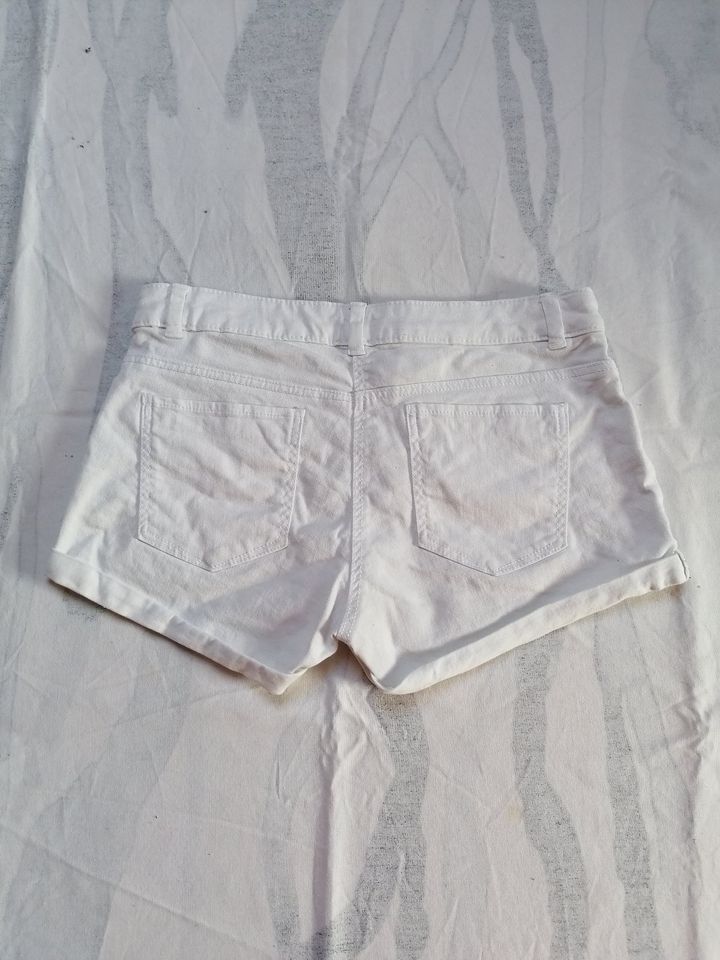 Weiße H&M Basic Jeans Twill Hotpants Shorts in Paderborn