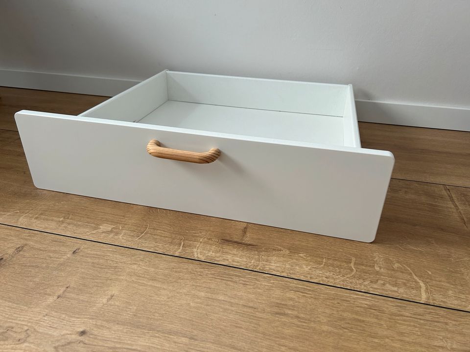 Ikea KONSTRUERA Schublade + SMASTAD Front (30 cm Höhe) in Wölmersen