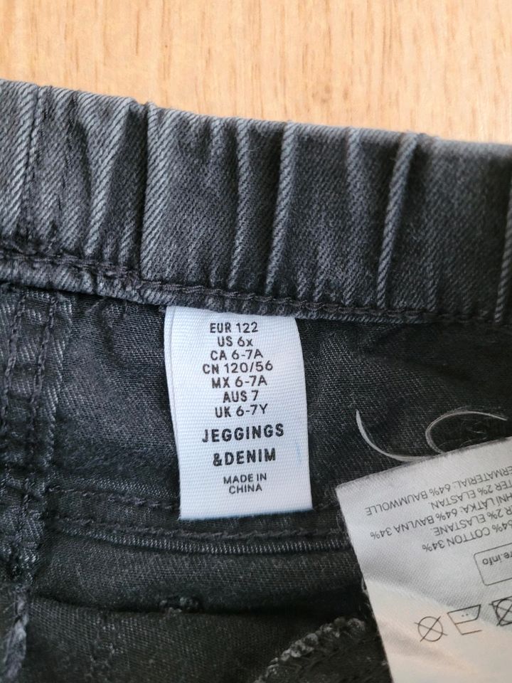 Jeans Leggings Gr.122 von H&M in Borsdorf