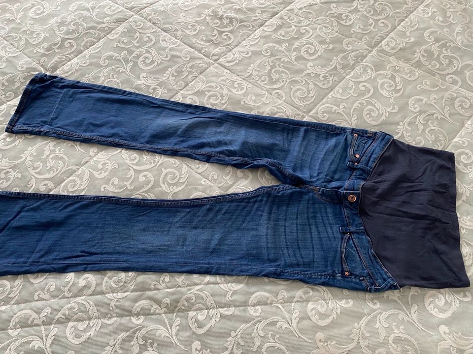 H&M Umstandsmode Jeans in Nürnberg (Mittelfr)