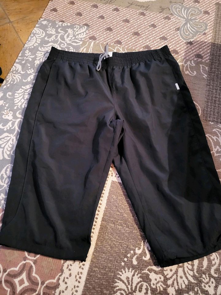 Hose von Reebok gr.2XL in Stephanskirchen