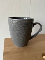 Tasse Kaffee Tee grau Anthrazit groß Becher Pott Muster Rossmann Leipzig - Knautkleeberg-Knauthain Vorschau