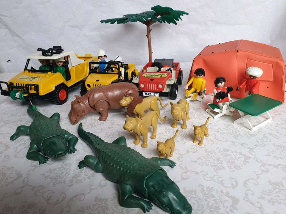 Playmobil Wildtiere, Zelt und Jeeps in Rodgau