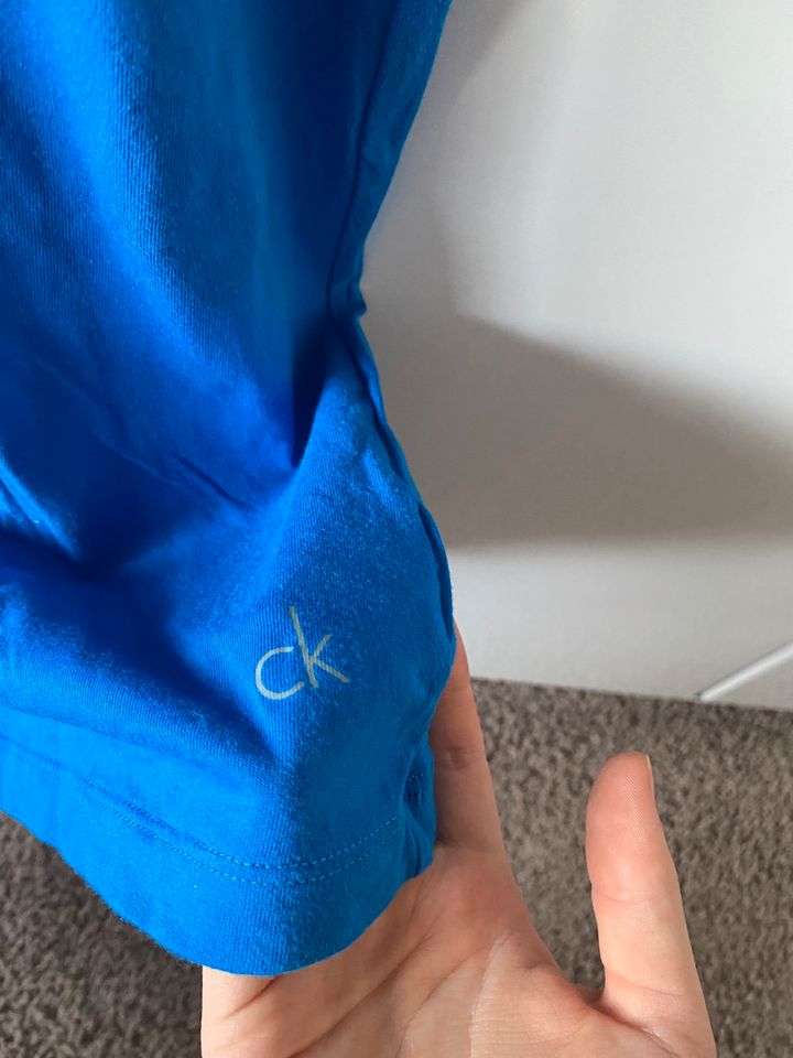 blaues Basic T-Shirt von Calvin Klein S 164/176 in Ebsdorfergrund