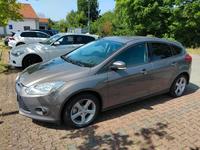 Ford Focus stufenheck Bj.2013 Diesel Euro5 5 Türig TÜV 04/2026 Hessen - Offenbach Vorschau