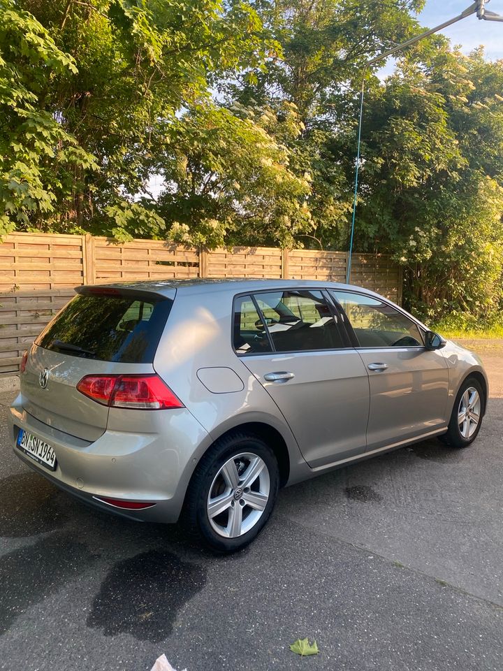 VW Golf 1.2 TSI Comfortline BlueMotion Technology in Bonn