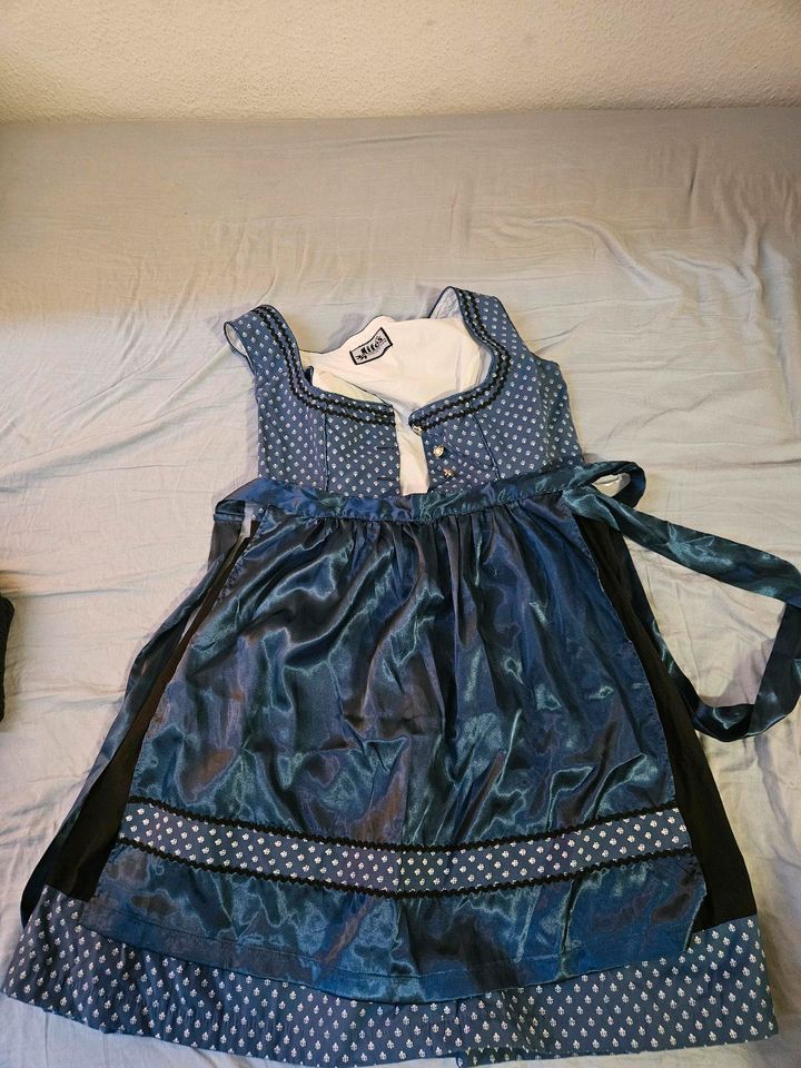 Dirndl Paket inkl. Blusen Gr. 40/42 türkis, lila, blau, pink in Stadthagen