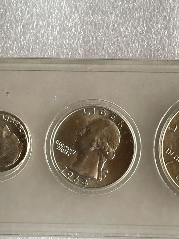 Silber USA 6 Münzen One Dollar, Half Dollar usw in Whitman Halter in Haibach Unterfr.