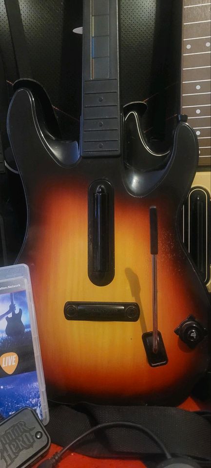 Guitar Hero World Tour Gitarre + Spiel. Wireless für Ps3 in Essen