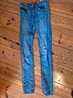 Levi's Slimming skinny Größe 27 Berlin - Rummelsburg Vorschau