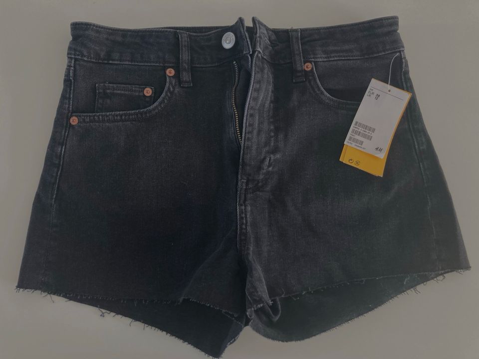 Shorts • Jeansshorts • Hotpant • schwarz • H&M• NEU Gr.38 in Leipzig