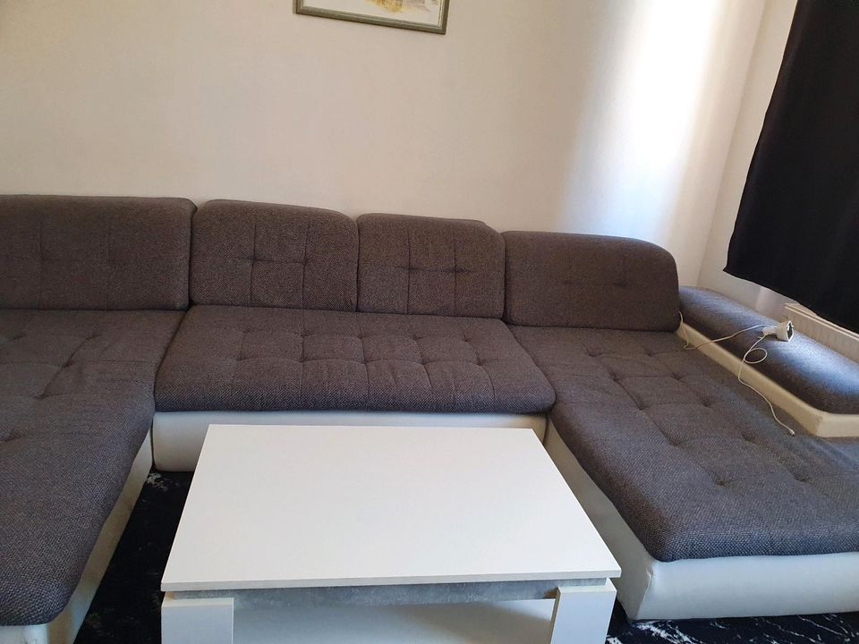 die Couch und Tisch zu verkaufen in Gera