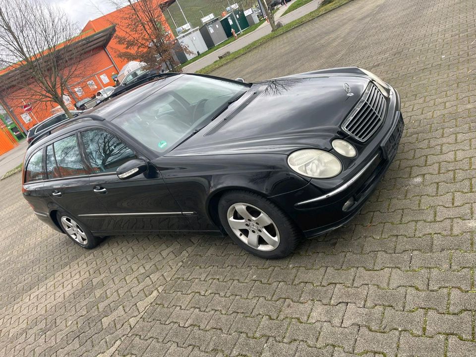 Mercedes E220 CDI avantgarde 2006 top zustand automatik kombi in Müllheim