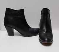 Buffalo Stiefeletten Stiefel Schuhe Ankleboots Leder Gr 40 Hessen - Karben Vorschau