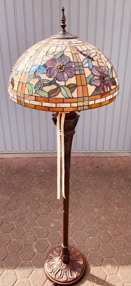 Tiffany/ wunderschöne Stehlampe in Sankt Sebastian