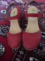 El Naturalista Schuhe Sandalen Gr. 36 rotes samtartiges Leder Niedersachsen - Buxtehude Vorschau