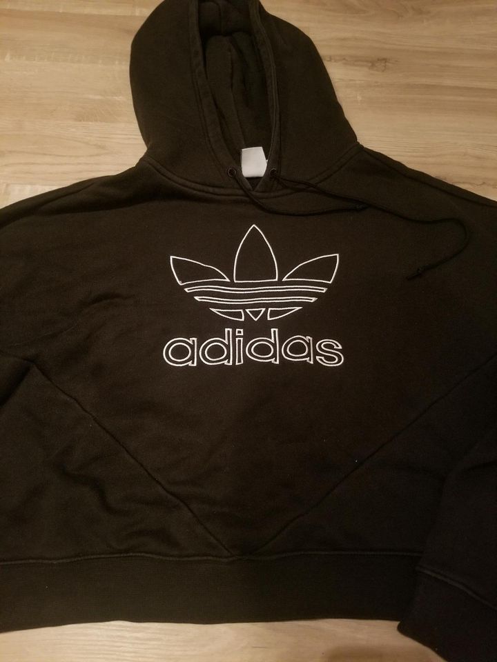 Adidas Pullover cropped in Braunschweig