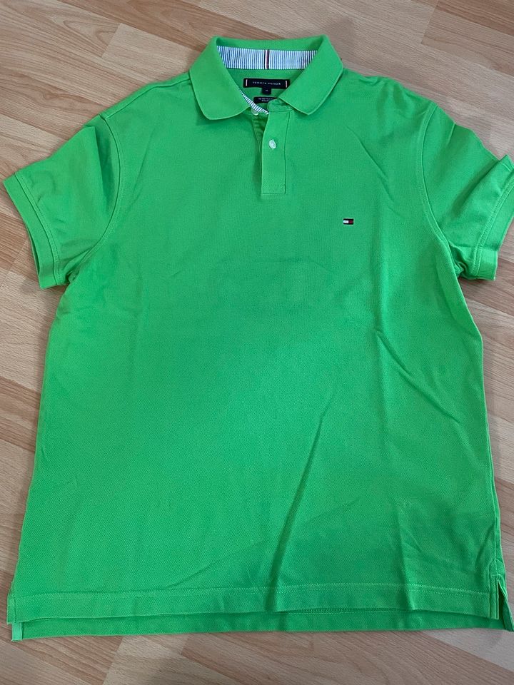 Tommy Hilfiger Poloshirt Gr.M in Ottobrunn