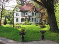 Zimmermädchen mit Frühstücksservice in historischer Pension, WR Sachsen-Anhalt - Wernigerode Vorschau