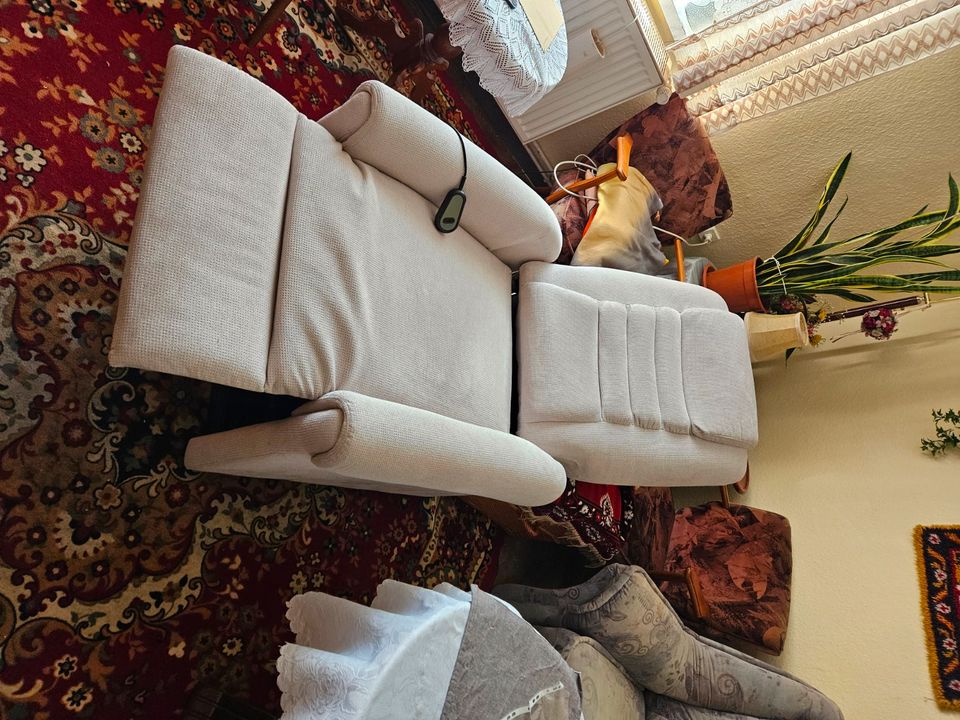 Sessel elektronisch mit Fernbedienung,Liegefunktion+ Aufstehhilfe in Gardelegen  