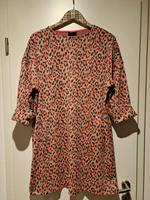 Kleid in Leooptik  beige/orange Bayern - Obernbreit Vorschau