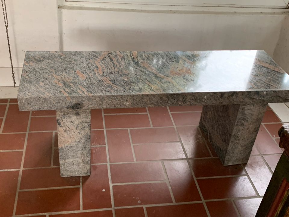 Granit Sitzbank massiv ca 102 cm lang, 42 cm hoch in Kressbronn am Bodensee