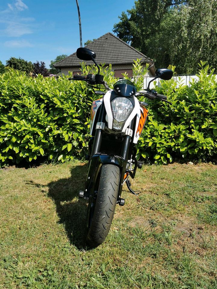 Ktm duke 125 service tüv reifen neu erste Hand in Verden