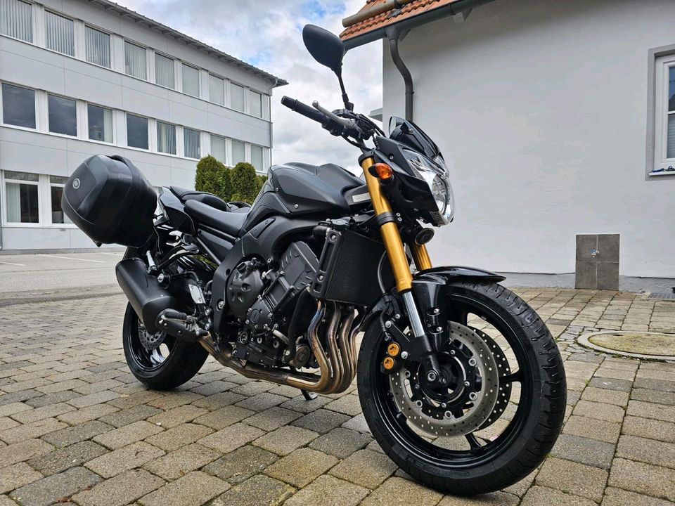 Yamaha FZ Naked inkl. Koffer von Givi in Ainring