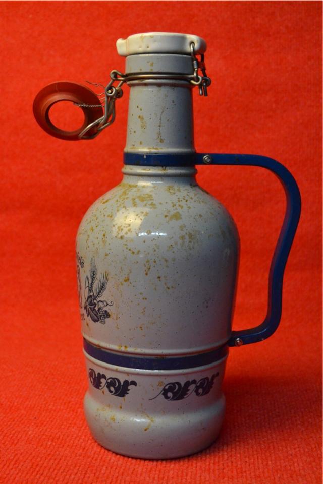 leere Bierflaschen 2 Liter / Rauchenfels / Vogelbräu / Glas Ton in Schopfheim