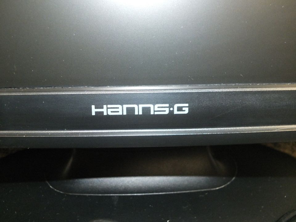 Flachbildschirm Monitor LCD 22" HANNS G in Lauenburg